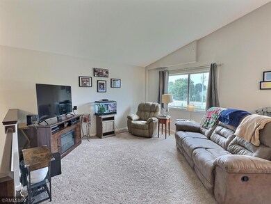 8593 Gateway Cir, Monticello, MN 55362 - photo 7