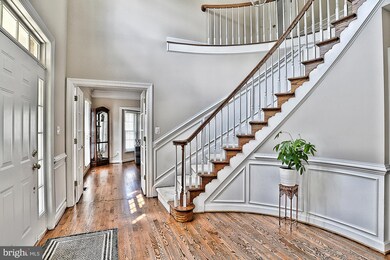 8525 Oak Pointe Way, Fairfax Station, VA 22039 - photo 5