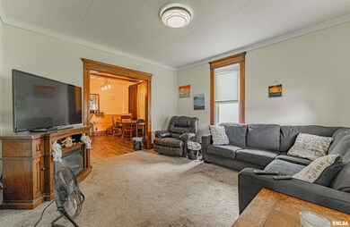 1031 Broadway St, Lincoln, IL 62656 - photo 4