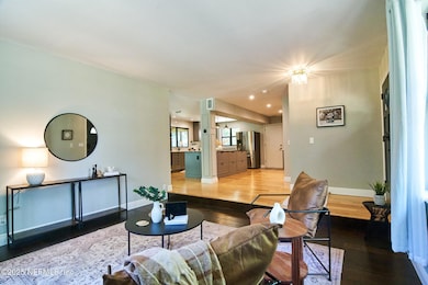 703CameliaTrail-AmyHouse32035