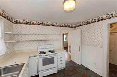 27 Western Ave, Glens Falls, NY 12801 - photo 5