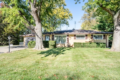 2781 N Trail Ln, Saint Joseph, MI 49085 - photo 2