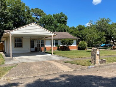 10933 Stover St, Houston, TX 77075 - photo 4