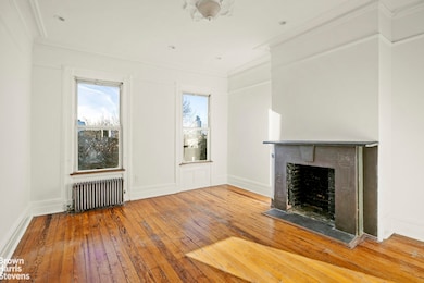 100 Newel St unit 4L, Brooklyn, NY 11222 - photo 2