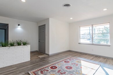 10818 Seneca St, Houston, TX 77016 - photo 4