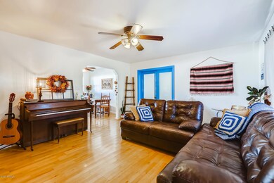 1610 W Libby St Phoenix AZ-large-006-009
