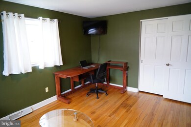 519 Lenore Place, Reading, PA 19609 - photo 4