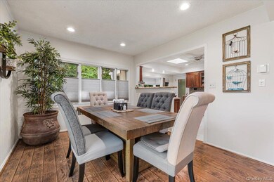 2 Doone Dr, Syosset, NY 11791 - photo 7