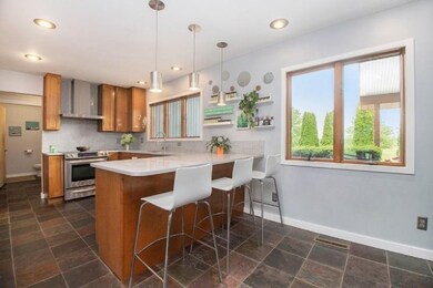 9430 Date Rd. Kitchen