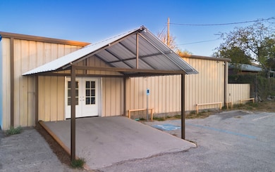 891 Florence St, Eagle Pass, TX 78852 - photo 4