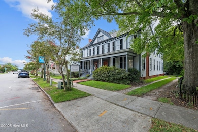 215 Pollock St, New Bern, NC 28560 - photo 3