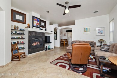 008_Living Room