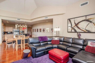 Vaulted ceilings!
