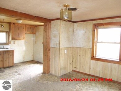 7410 W Esmond Rd, Hale, MI 48739 - photo 5