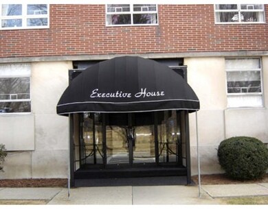 Executive House unit 508, Worcester, MA 01609 - photo 2