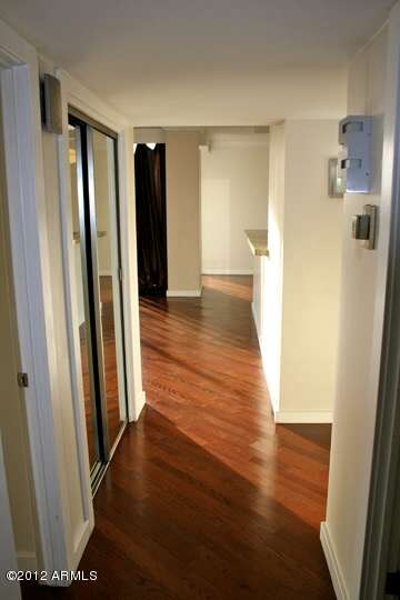 HallwaytoLivingroom