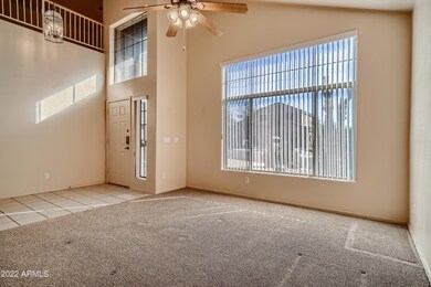 5-632837843-08 Foyer