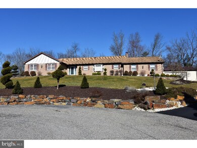 1752 Oak Ct, Orwigsburg, PA 17961 - photo 2