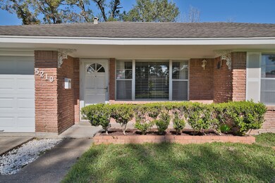 5210 De Lange Ln, Houston, TX 77092 - photo 2