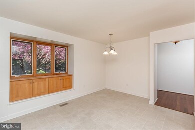 2225 Chapel Valley Ln, Lutherville Timonium, MD 21093 - photo 6