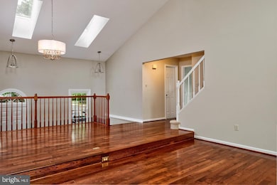 11729 Great Owl Cir, Reston, VA 20194 - photo 6