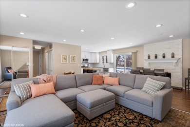 1915 Farmington Ct, Naperville, IL 60565 - photo 6