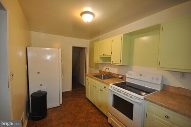 1147 Pelham Wood Rd, Parkville, MD 21234 - photo 7