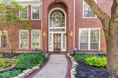 Entry, Nice Landscaping, Sprinkler System, A Couple Minutes Walk To Sampson Elementary!