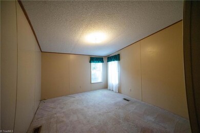 112 Bentbrook Rd, Statesville, NC 28677 - photo 6