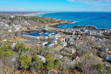 3 Minute walk to Perkins Cove