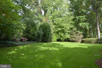 4865 Oakcrest Dr, Fairfax, VA 22030 - photo 3