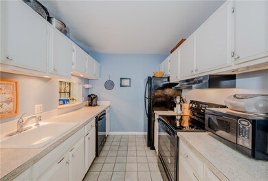 347 Main Rd unit 203, Tiverton, RI 02878 - photo 4