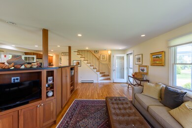 Foyer / Living Area