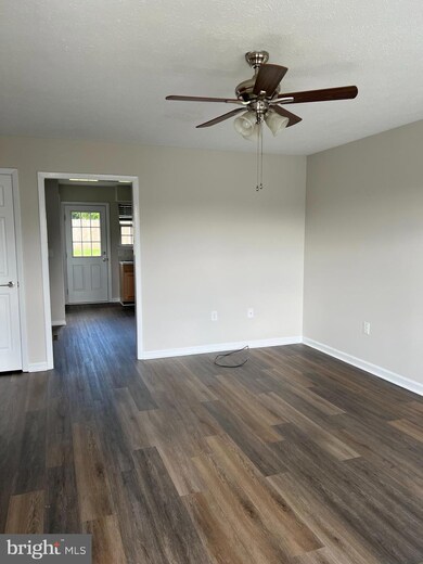 441 Pleasant View Dr unit 443, Strasburg, VA 22657 - photo 2