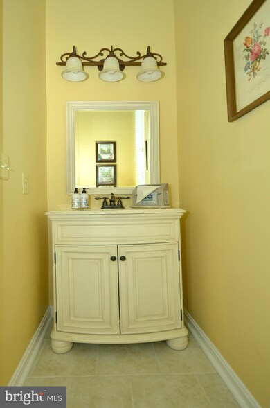 11924 Thurloe Dr, Lutherville Timonium, MD 21093 - photo 7