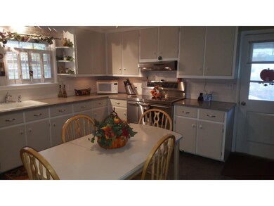 1044 Clay St, Manchester, NH 03103 - photo 7