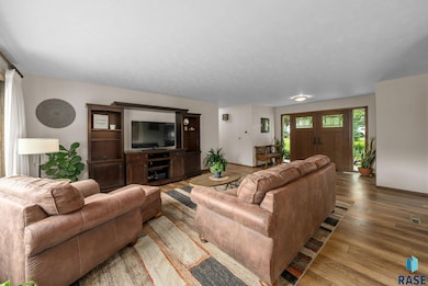 2908 N Oak Rd, Brandon, SD 57005 - photo 5