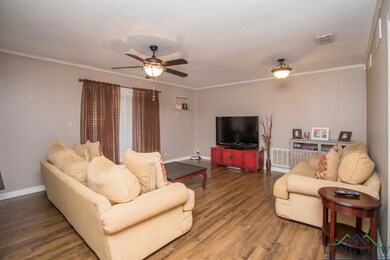 3211 Florence St, Kilgore, TX 75662 - photo 4