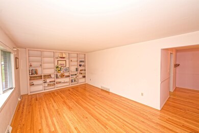 4 Mccartney Dr, Albany, NY 12211 - photo 6