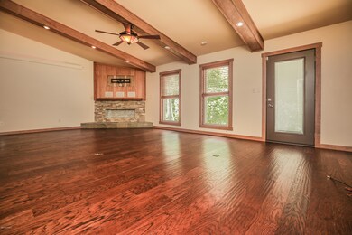 619 Clover Dr, Jacksonville, NC 28546 - photo 4