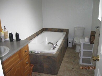 1217 SW L St, Grants Pass, OR 97526 - photo 7