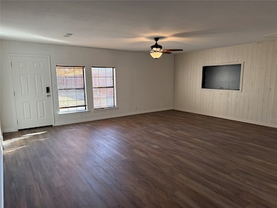 205 S Parkway Dr, Alvarado, TX 76009 - photo 7