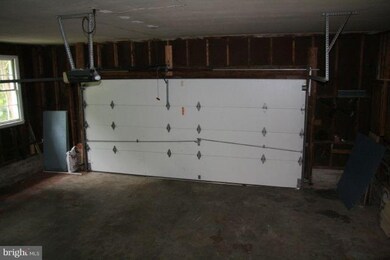 4 Streamside Ln, Lutherville Timonium, MD 21093 - photo 2