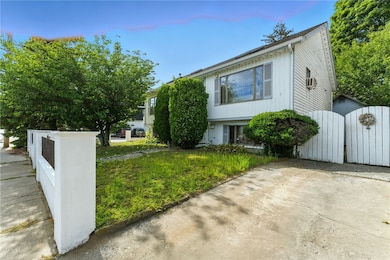 26 Bowles Ct, Pawtucket, RI 02860 - photo 3