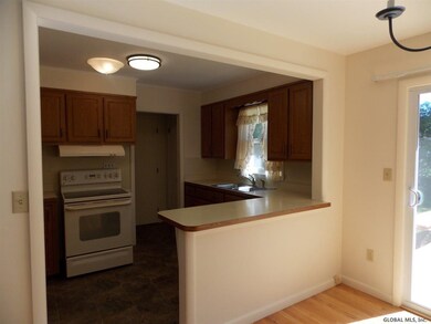 3 Maywood Dr, Schenectady, NY 12302 - photo 6