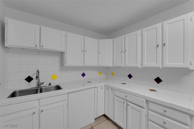 1816 W McDonald Ave, North Las Vegas, NV 89032 - photo 5