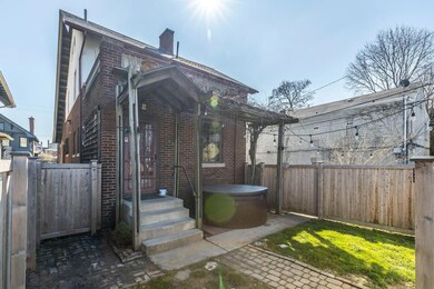 Covered Reach Porch w/ Hot Tub