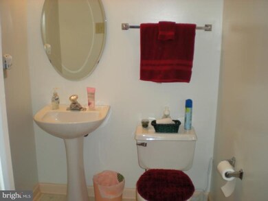 2015 S Anvil Ln, Temple Hills, MD 20748 - photo 4