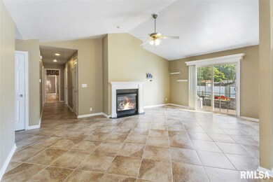 6002 W Charleston Ct, Peoria, IL 61607 - photo 5