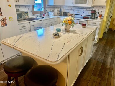 2255 Seneca (3)